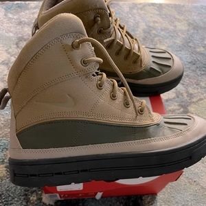 Boys Nike boots 😎